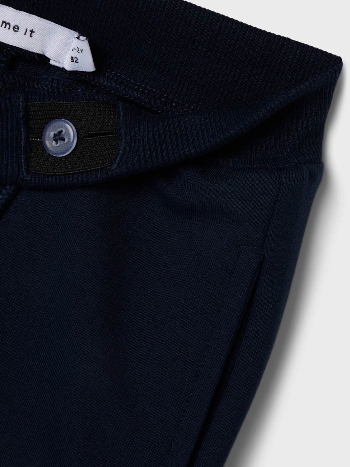 model_shot-front_full